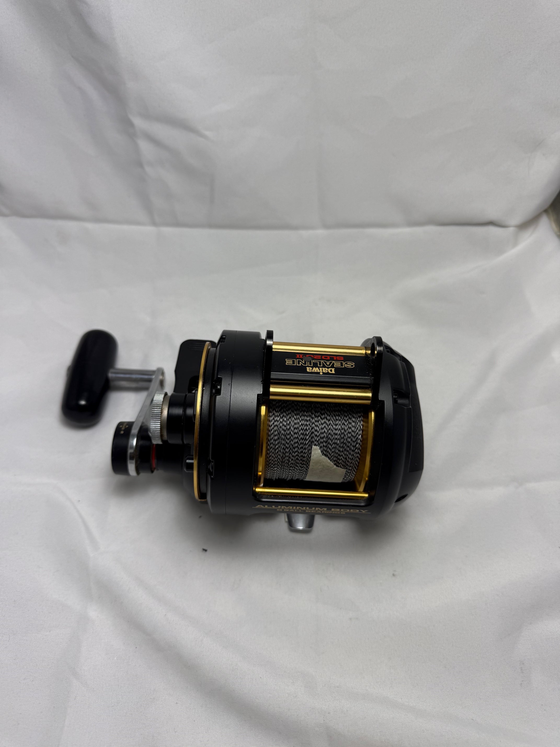 daiwa 2 speed reel Tanacom 1200 Electric Brilliantly engineered to dominate in any and all blue water environments Daiwa Sweepfire-2B Spinning Reel |